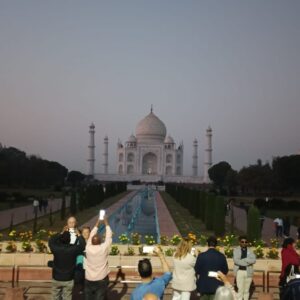 taj mahal night view