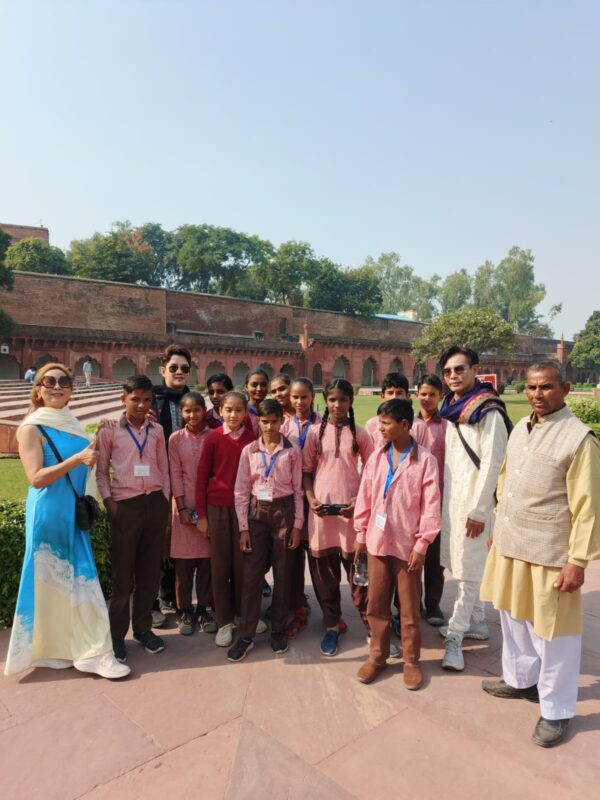 Agra, Delhi, Varanasi Heritage Walk and Cultural Tour With Local Cultural Food