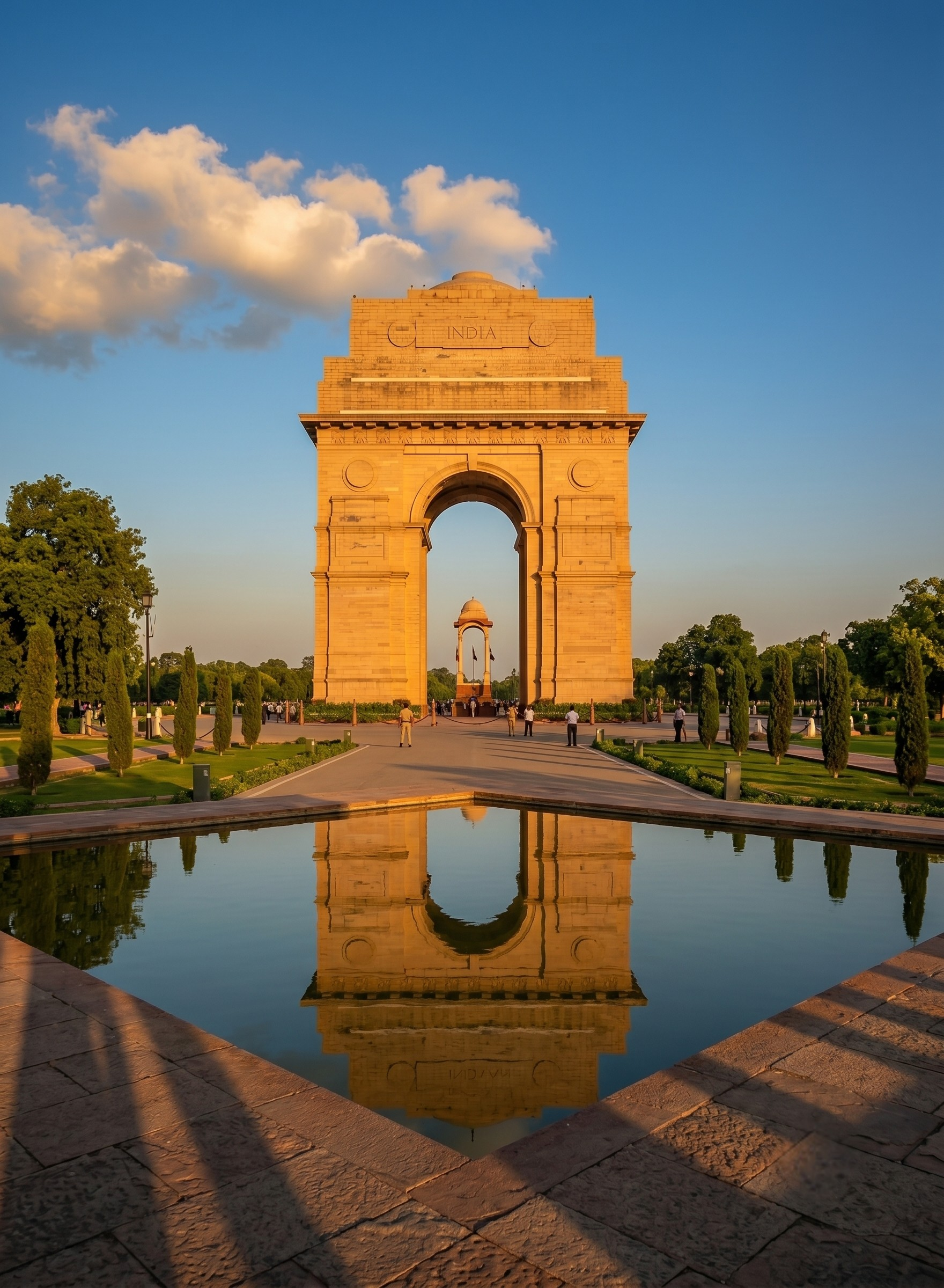 India Gate war memorial in New Delhi, The major historical landmark included in our private city tour packages